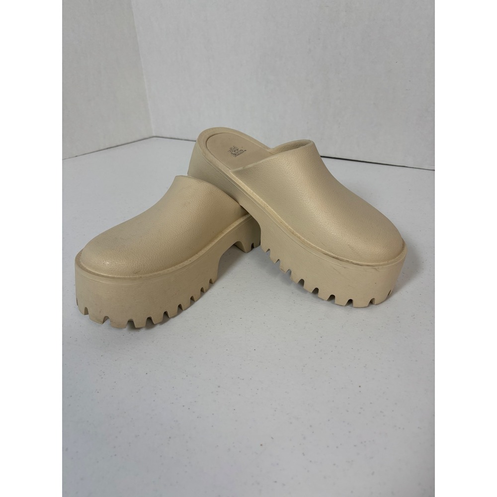 Wild Fable Beige Chunky Platform Lug Sole Clogs Slip On Shoes 7.5